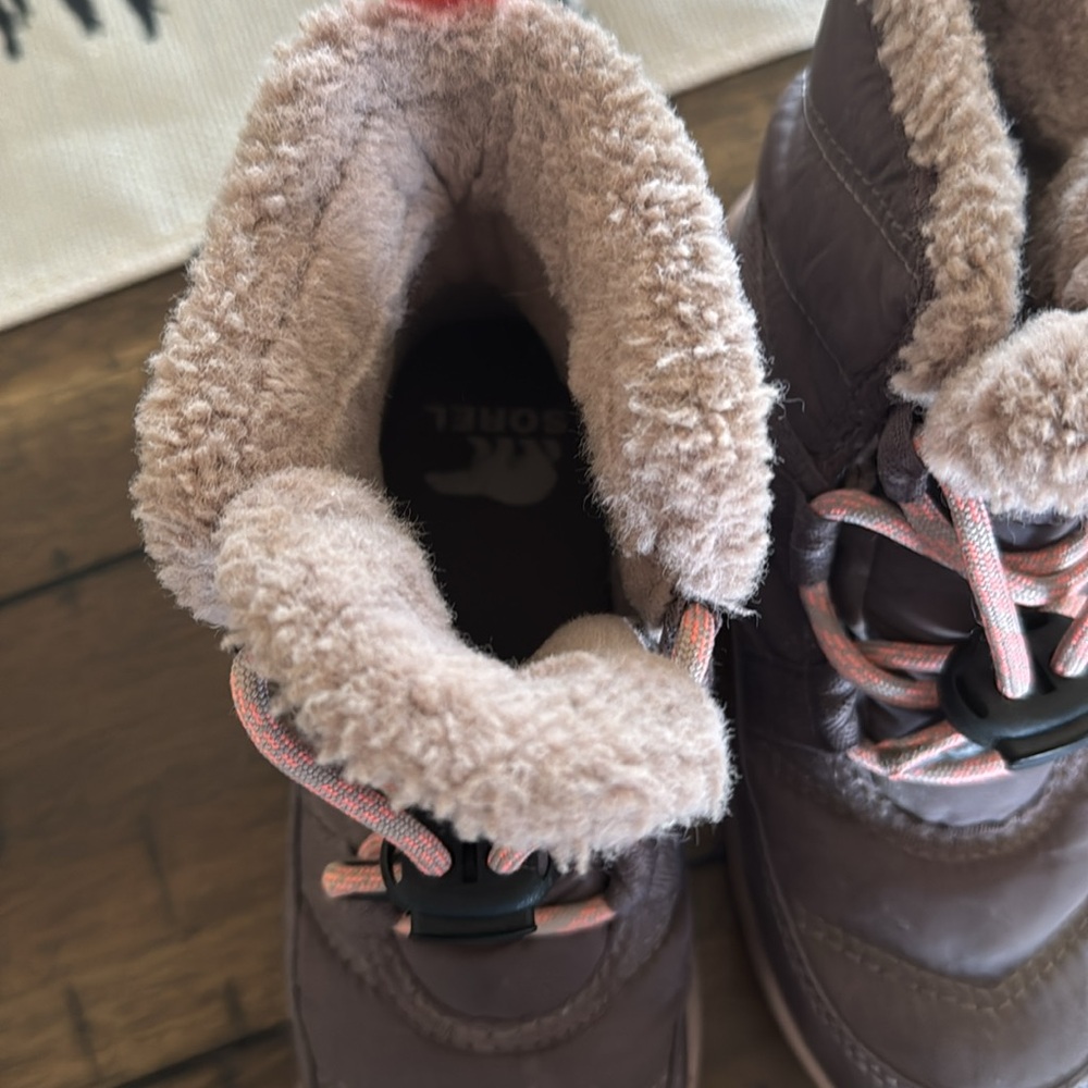 Snow shoes - Picture 4 of 4